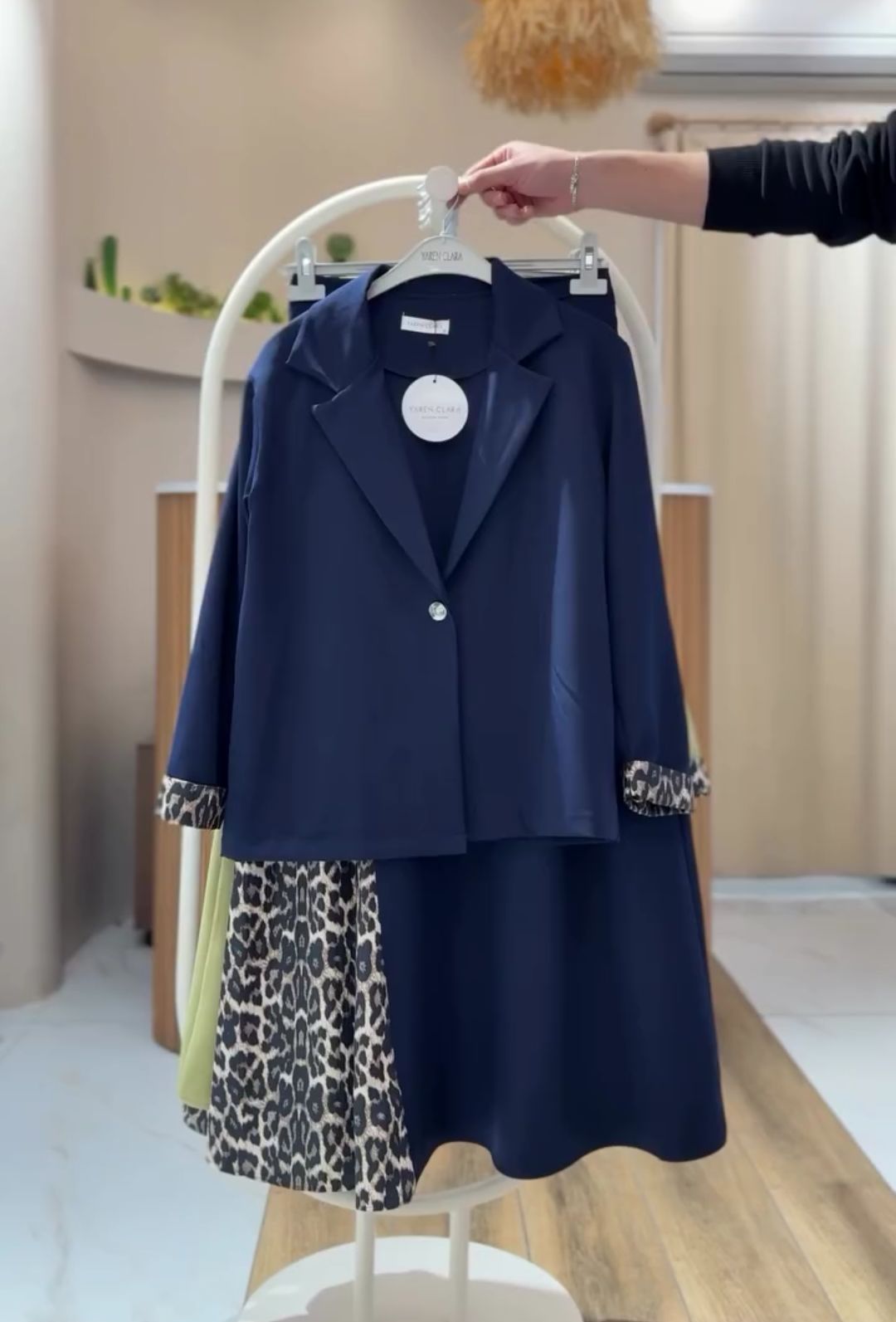 LEOPAR DETAYLI ETEKLİ TAKIM LARCİVERT - 38