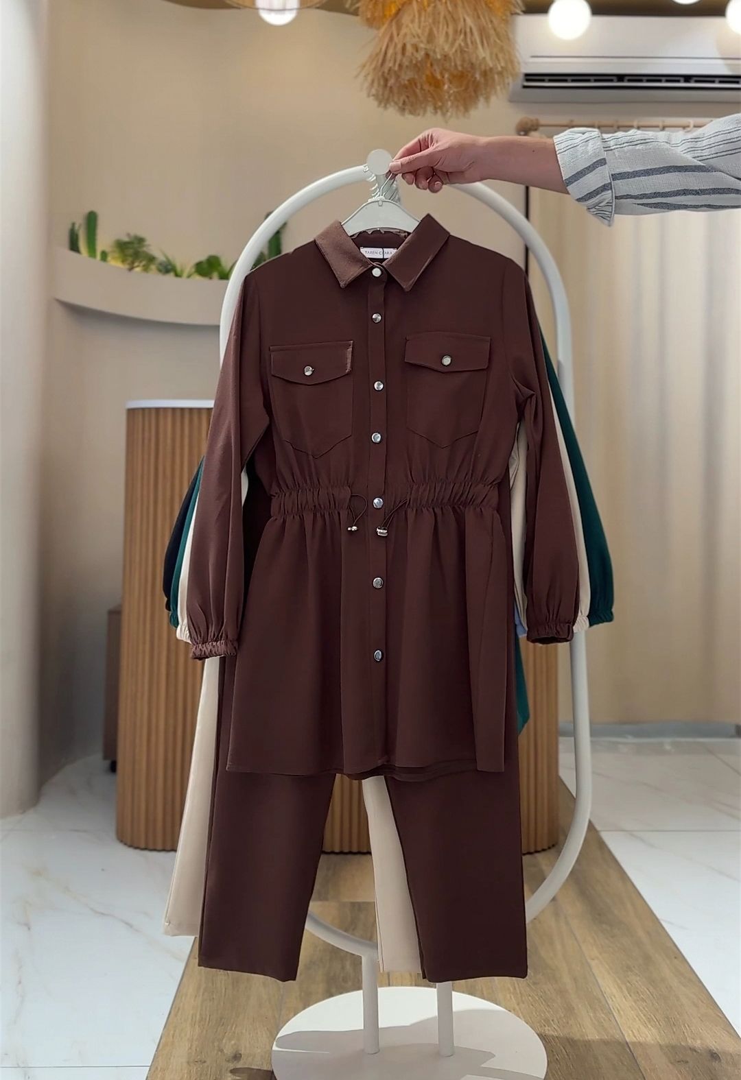 4 Mevsim Kumaş Tesettür Takım ( 1 BEDEN BÜYÜK ALIN ) KAHVE - 38