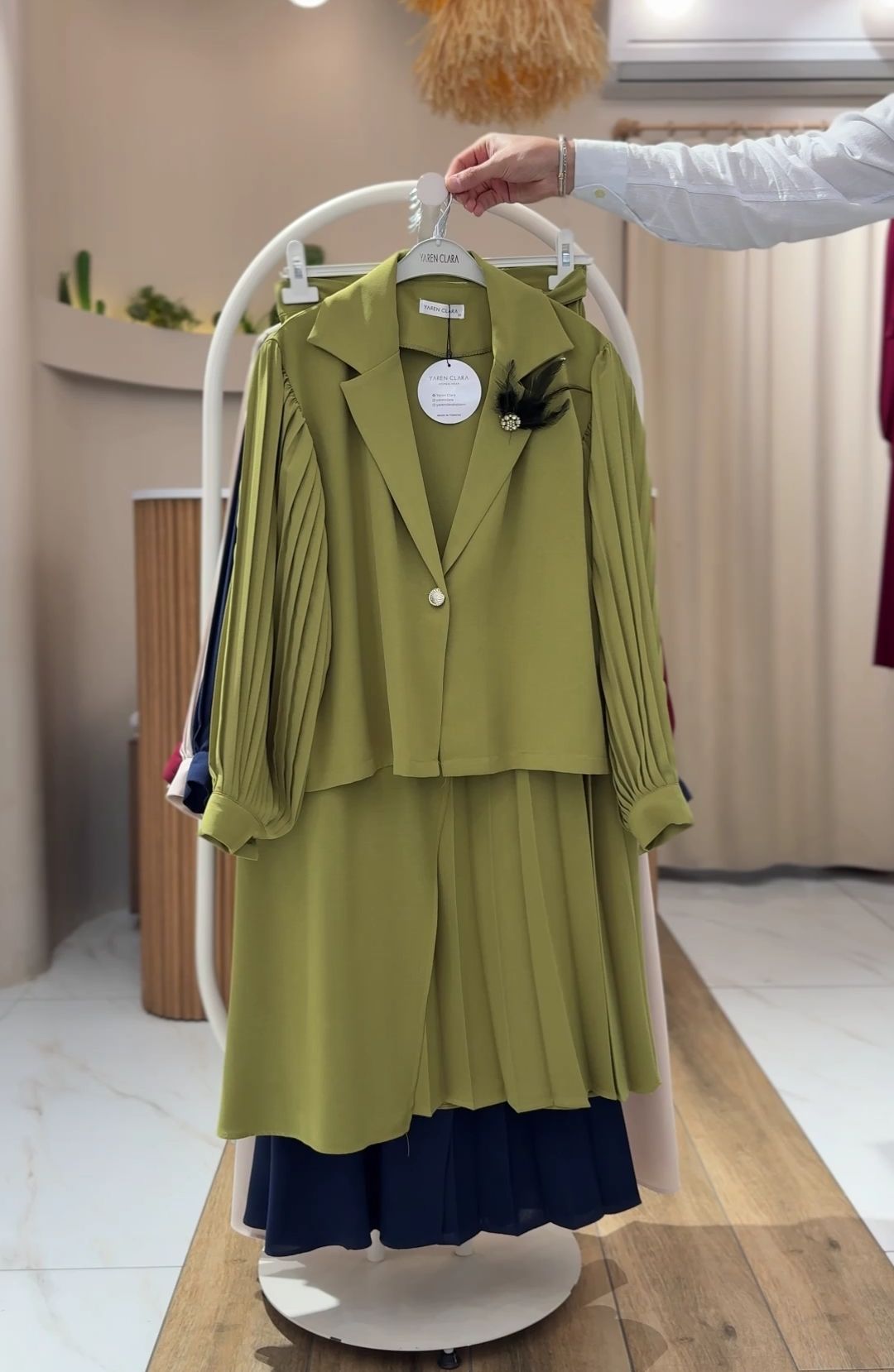 PİLİSELİ ETEKLİ TAKIM