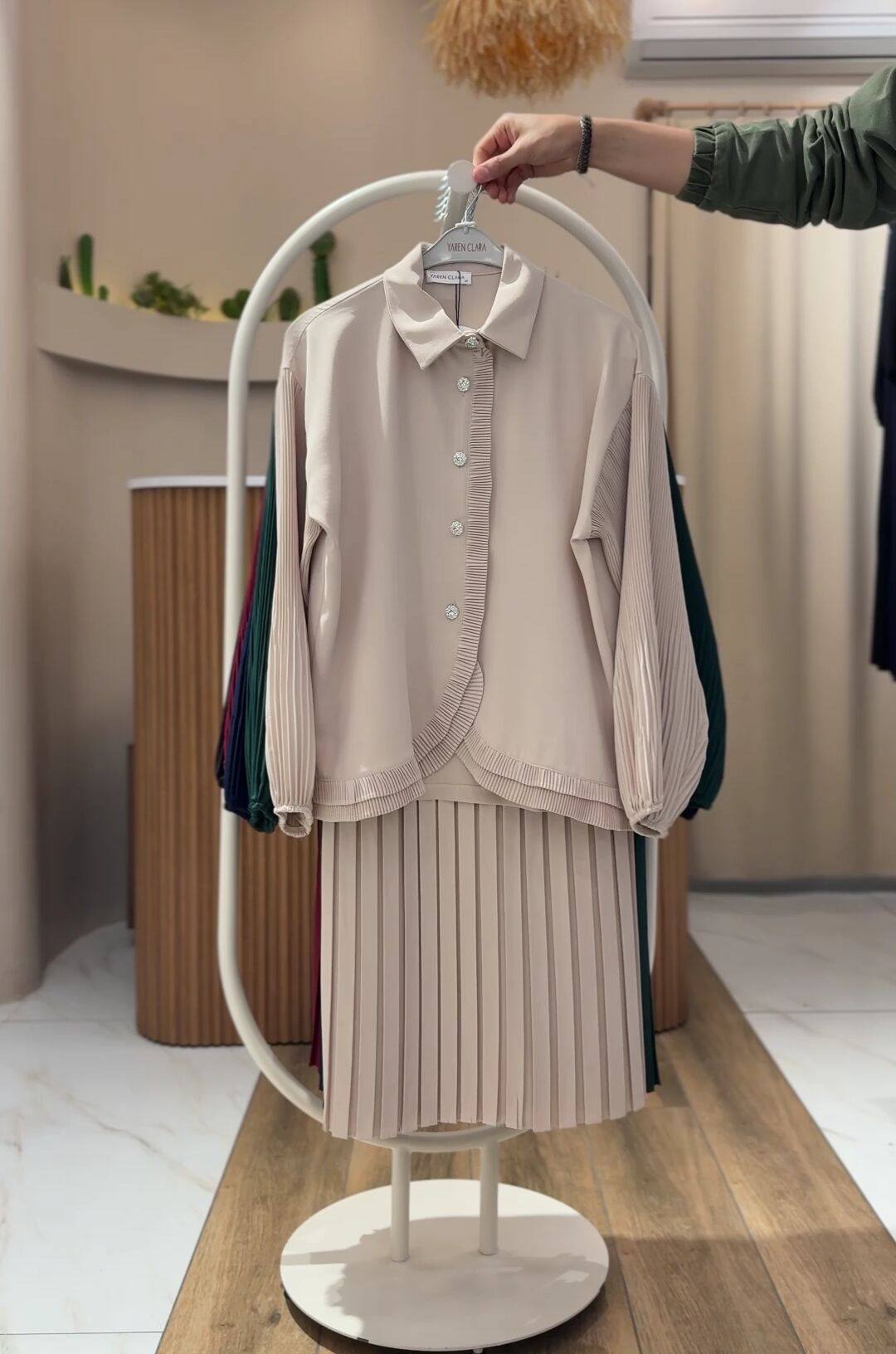 PLİSE DETAYLI ETEKLİ TAKIM