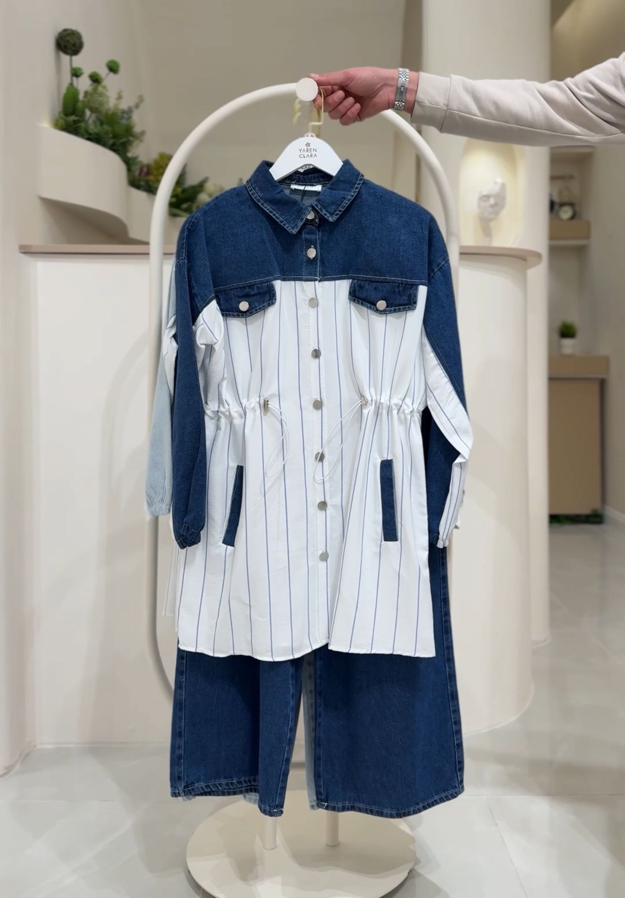 Denim Detaylı Çizgili Tesettür Takım (Gömlek Pantolon) – Yeni Sezon