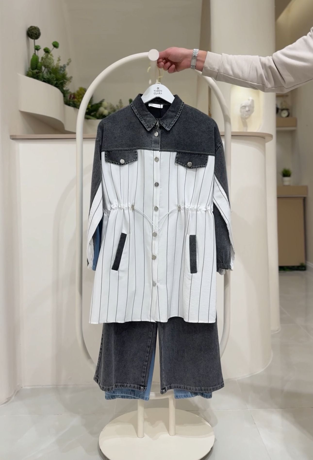 Denim Detaylı Çizgili Tesettür Takım (Gömlek Pantolon) – Yeni Sezon FÜME - 38-40