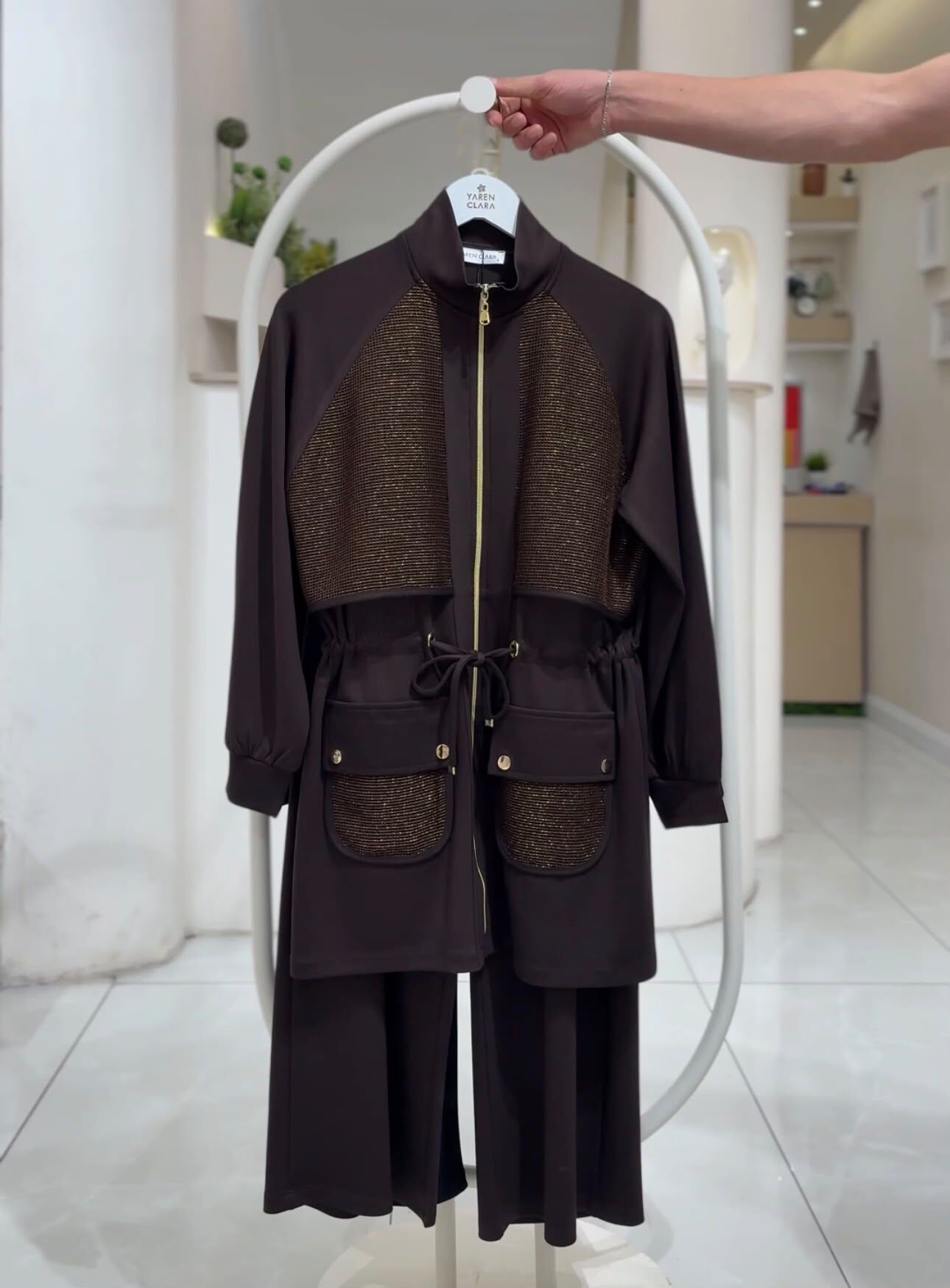 Oysho Kumaş Modern Kesim 2’li Takım – Şık ve Konforlu Tesettür Kombini