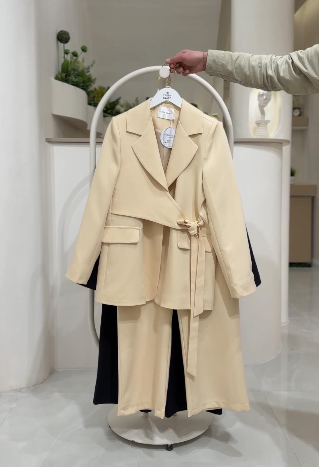 Premium Double Kumaş Astarlı Ceketli Takım – Modern & Zamansız Şıklık KREM - 42-44